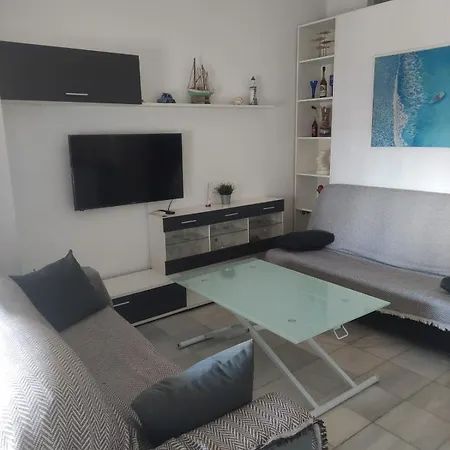 Appartamento En Planta Baja Con Vistar Al Mar